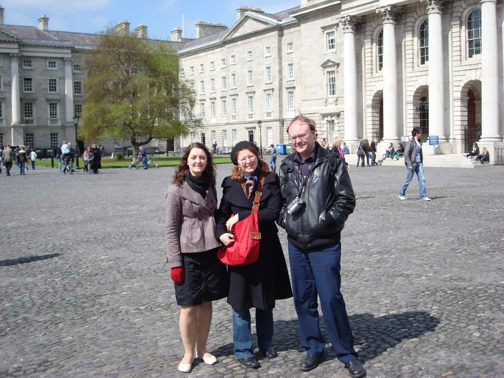 Ulrika, Karin och Curt vid Trinity College