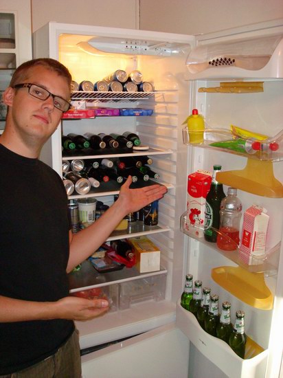 David och kylskåpet är laddade inför Grisslehamnssemestern.