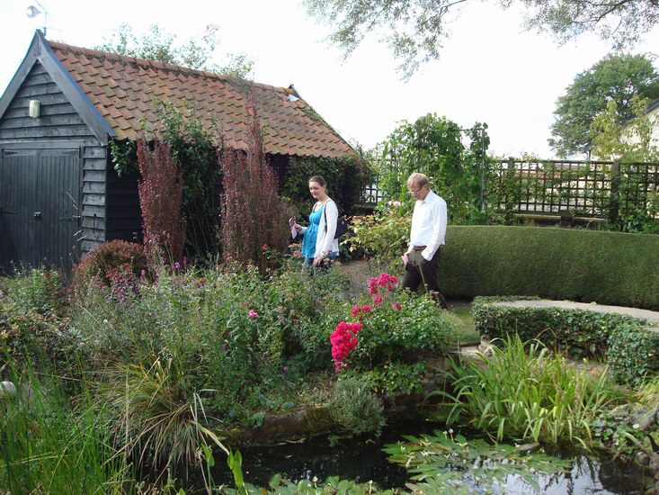 Ulrika och Anders kollar in trädgårdar i Open Garden Show
