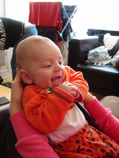 Oscar har roligt med kusin Anna