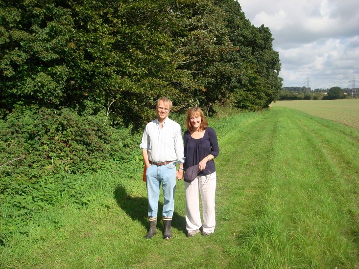 Sheila och Anders på långpromenad
