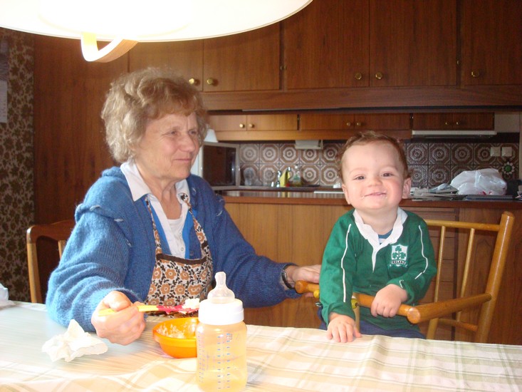 Oscar och gammelfarmor Astrid, vars mat gick hem hos Oscar