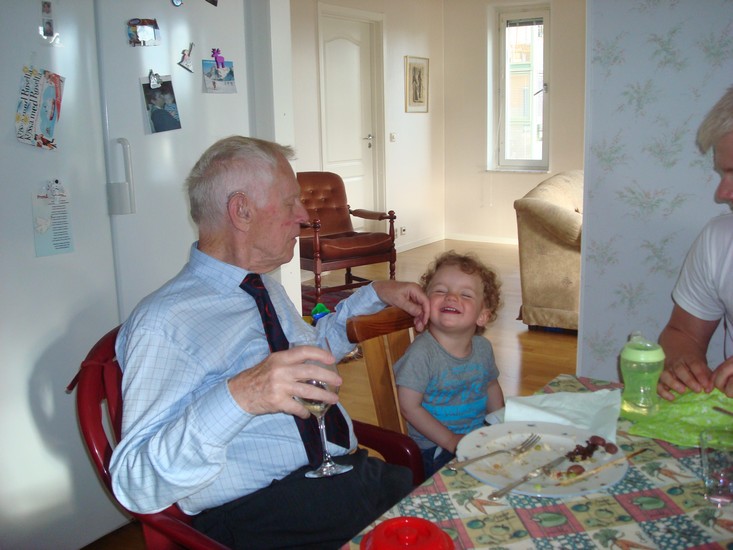 Mys med gammelfarfar.