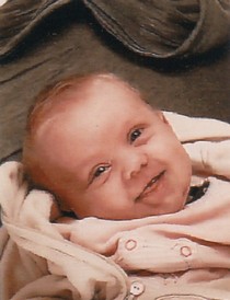 Passfoto: Sex veckor gammal och söt som få!